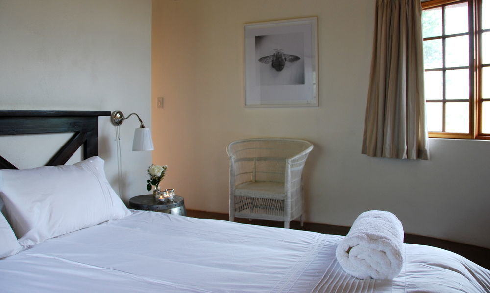 Mbizi Bush Lodge พาลาบอร์วา ภายนอก รูปภาพ